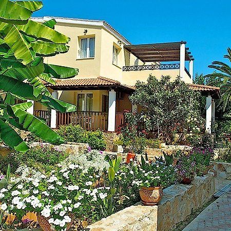 Lilium Otel Agia Marina Dış mekan fotoğraf